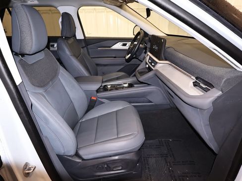 New 2026 Ford Explorer Active w/ Active Comfort Package AWD/4WD image 18