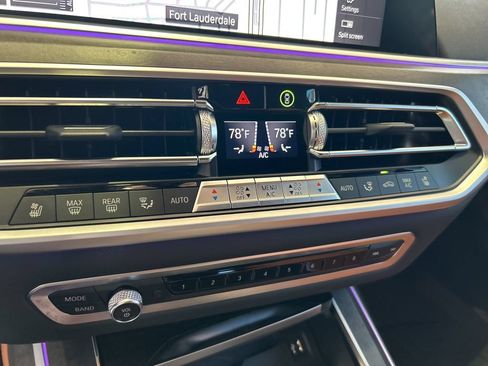 Used 2022 BMW X7 xDrive40i w/ M Sport Package AWD/4WD image 65