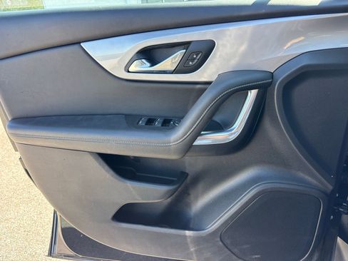 Used 2025 Chevrolet Blazer LT image 8