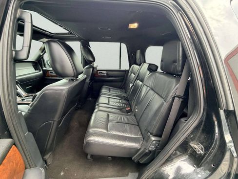 Used 2015 Lincoln Navigator 4WD image 25