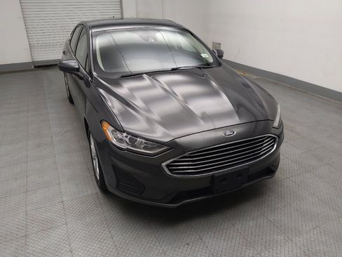 Used 2020 Ford Fusion SE image 14
