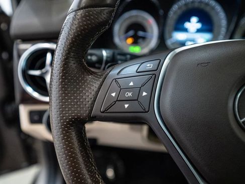 Used 2014 Mercedes-Benz GLK 250 BlueTEC 4MATIC image 19