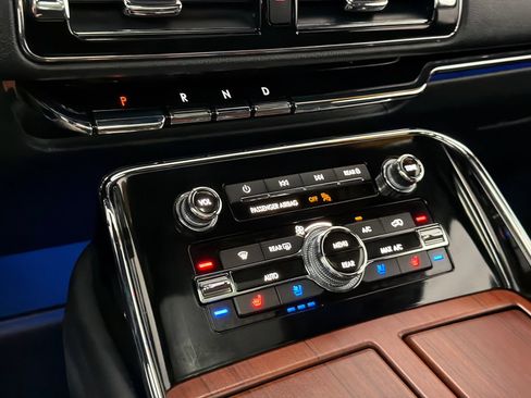 Used 2022 Lincoln Navigator Reserve AWD/4WD image 30
