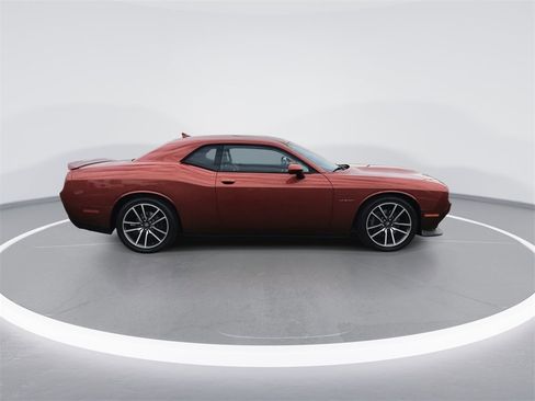 Used 2020 Dodge Challenger R/T w/ Plus Package image 9