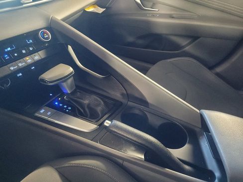 Used 2025 Hyundai Elantra Sport image 26