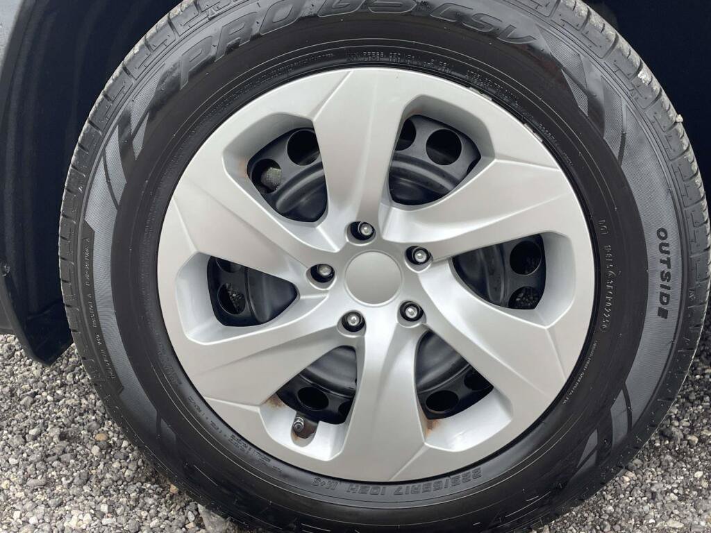 Used 2020 Toyota RAV4 LE AWD/4WD image 14