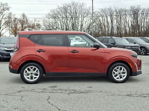 Certified 2023 Kia Soul S image 7