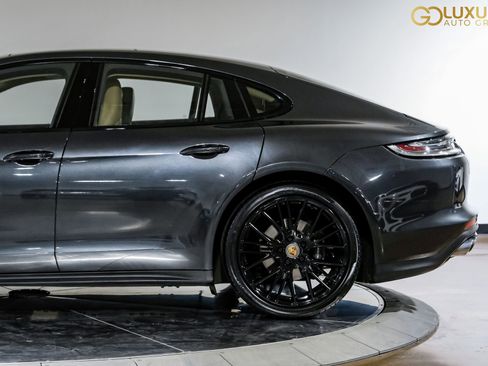 Used 2023 Porsche Panamera 4 Platinum Edition image 15