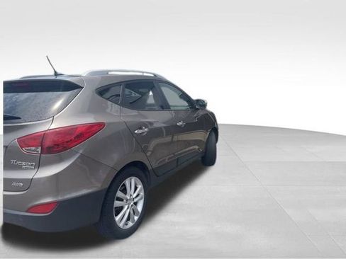 Used 2010 Hyundai Tucson Limited AWD/4WD image 9