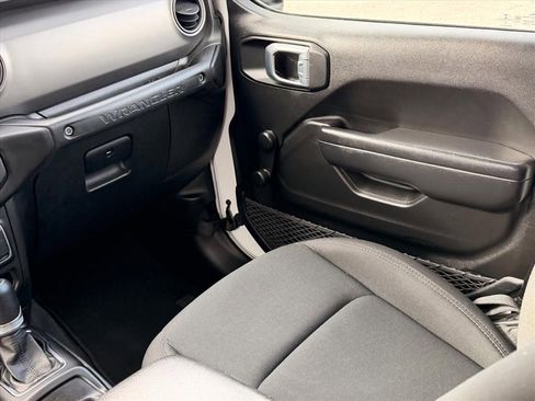 Used 2021 Jeep Wrangler Unlimited Sport image 16