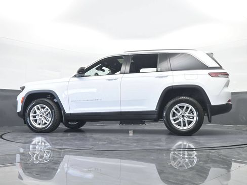 Used 2025 Jeep Grand Cherokee Laredo X RWD image 52