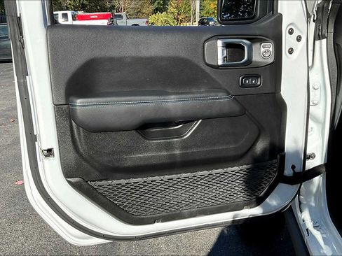 Used 2022 Jeep Wrangler Unlimited Rubicon 4xe w/ Cold Weather Group image 20