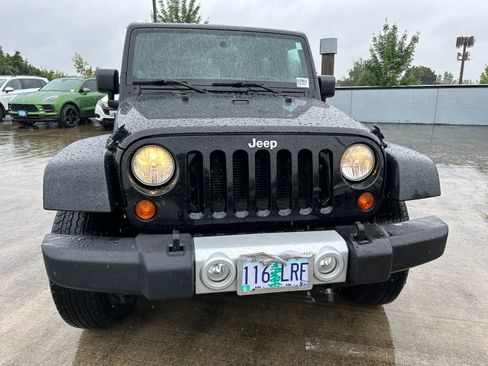 Used 2012 Jeep Wrangler Sahara w/ Connectivity Group AWD/4WD image 2