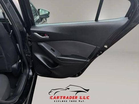 Used 2016 MAZDA MAZDA3 i Touring w/ Popular Equipment Package FWD image 19