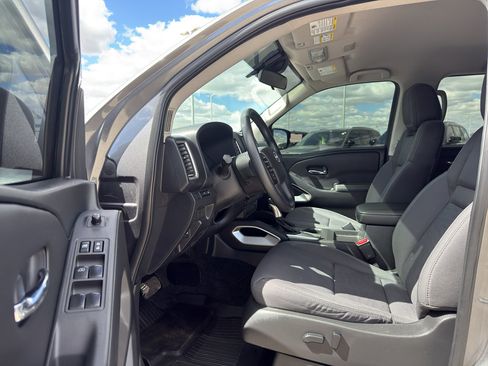 Used 2023 Nissan Frontier SV w/ Tow Package AWD/4WD image 12