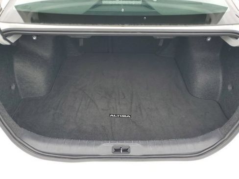 Used 2025 Nissan Altima 2.5 SV FWD image 21