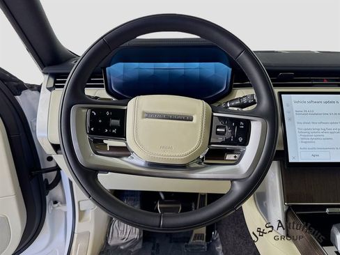 Used 2025 Land Rover Range Rover Long Wheelbase SE AWD/4WD image 12