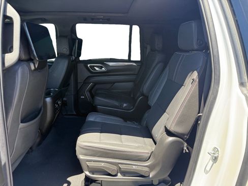 Used 2023 Chevrolet Suburban RST w/ Sport Performance Package AWD/4WD image 16