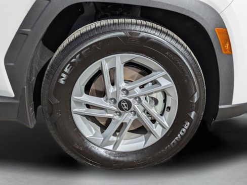 Certified 2025 Hyundai Tucson SE image 11