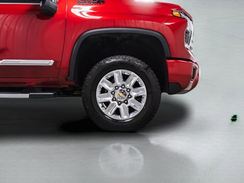 Used 2024 Chevrolet Silverado 2500 High Country w/ Technology Package AWD/4WD image 7