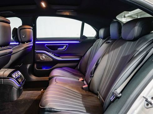 Certified 2022 Mercedes-Benz S 500 4MATIC image 18