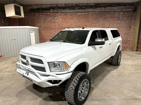 Used 2016 RAM 2500 Laramie w/ Convenience Group image 18