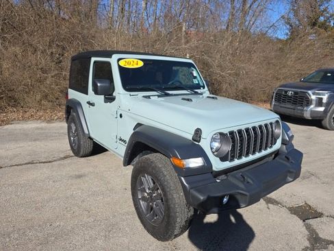 Used 2024 Jeep Wrangler Sport S image 7