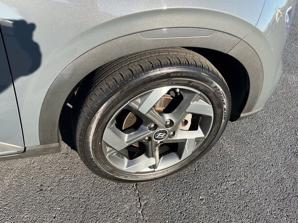 Certified 2023 Hyundai Venue Limited FWD image 6