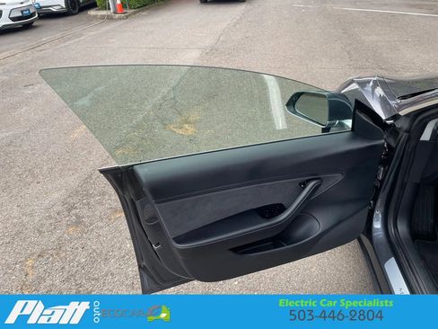 Used 2018 Tesla Model 3 Long Range image 19