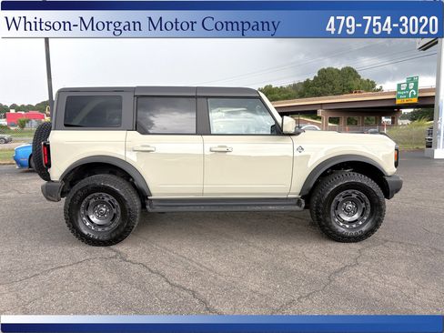 Used 2025 Ford Bronco Outer Banks w/ Sasquatch Package AWD/4WD image 4
