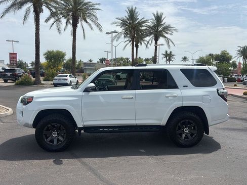 Used 2023 Toyota 4Runner SR5 Premium w/ Moonroof Package image 2