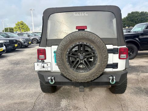 Used 2016 Jeep Wrangler Unlimited Sport AWD/4WD image 4