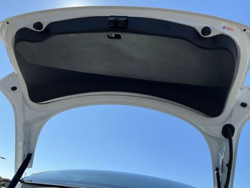 Used 2023 Tesla Model 3 Standard Range image 9