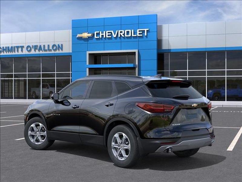 New 2026 Chevrolet Blazer LT w/ Sound & Technology Package FWD image 3