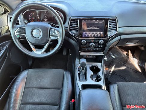 Used 2019 Jeep Grand Cherokee Altitude AWD/4WD image 14