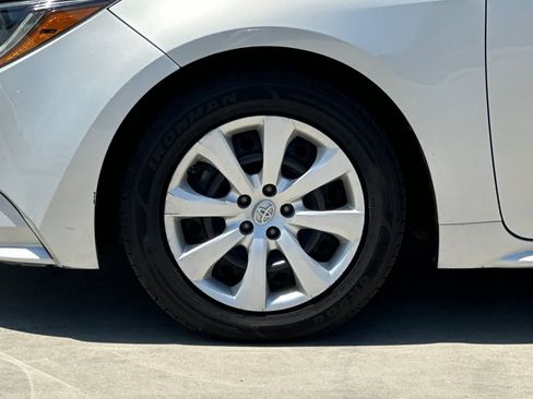 Used 2020 Toyota Corolla LE FWD image 12