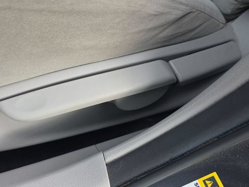 Used 2013 Toyota Corolla L FWD image 16