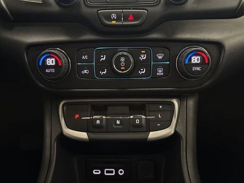 Used 2024 GMC Terrain SLT image 42