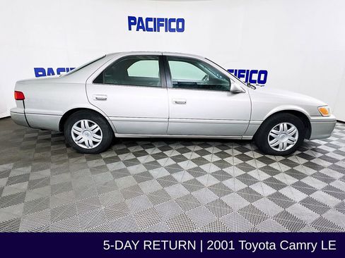 Used 2001 Toyota Camry V6 image 8