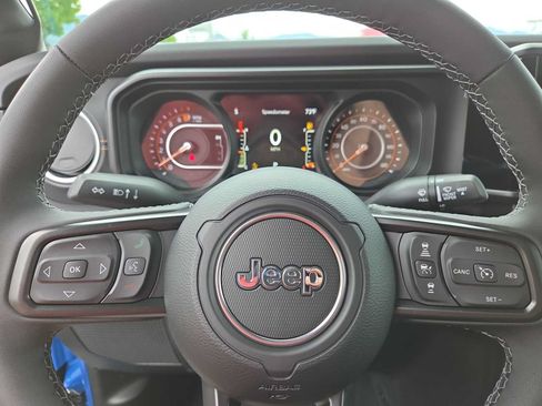 New 2026 Jeep Gladiator Sport AWD/4WD image 23