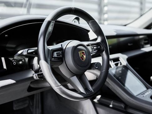 Used 2022 Porsche Taycan 4 Cross Turismo image 38