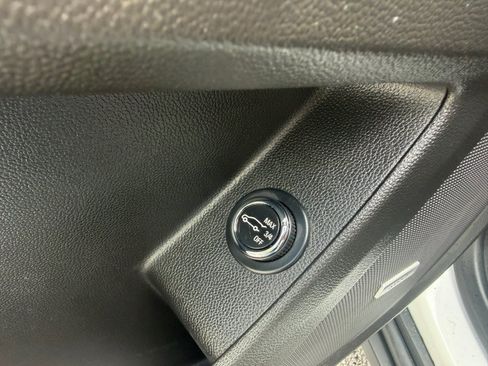Used 2020 Chevrolet Traverse RS AWD/4WD image 32