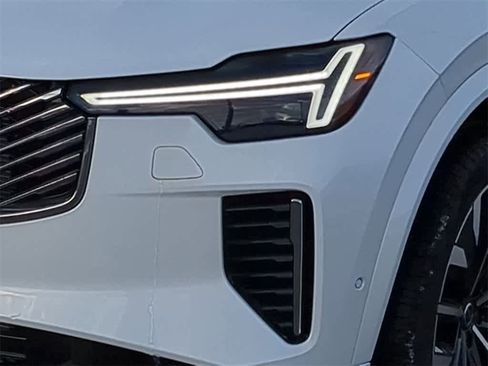 New 2026 Volvo XC90 B6 Ultra w/ Protection Package image 10