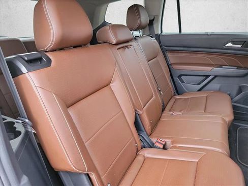 Used 2023 Volkswagen Atlas SE w/ Panoramic Sunroof Package FWD image 16