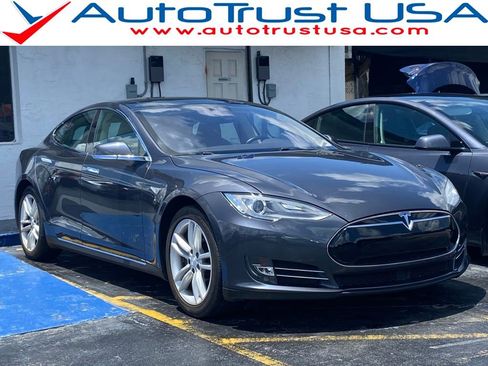 Used 2015 Tesla Model S 85 RWD image 1