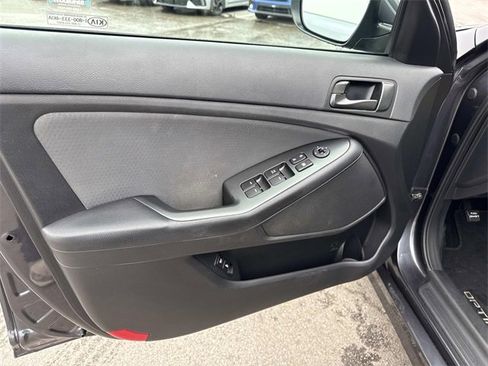 Used 2015 Kia Optima LX image 10