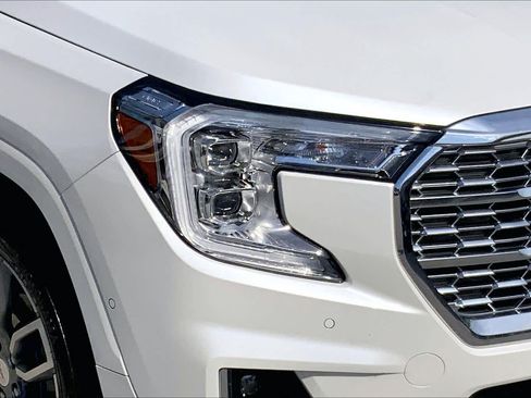 Used 2024 GMC Terrain Denali w/ Denali Premium Package AWD/4WD image 25