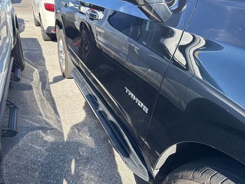 Used 2024 Chevrolet Tahoe Premier w/ Premium Package image 5