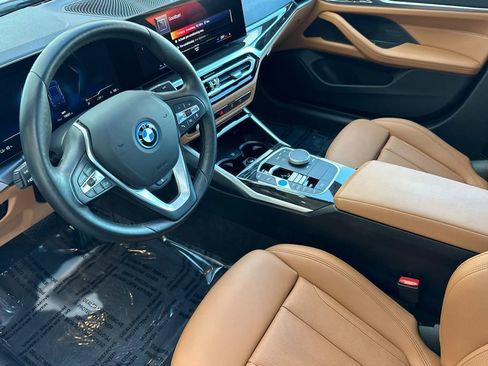 Used 2023 BMW i4 eDrive35 w/ Premium Package image 9