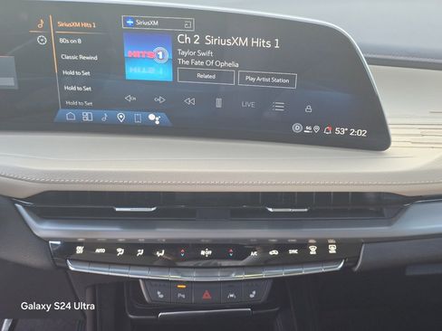 Used 2024 Cadillac XT4 Premium Luxury w/ Cold Weather Package image 25